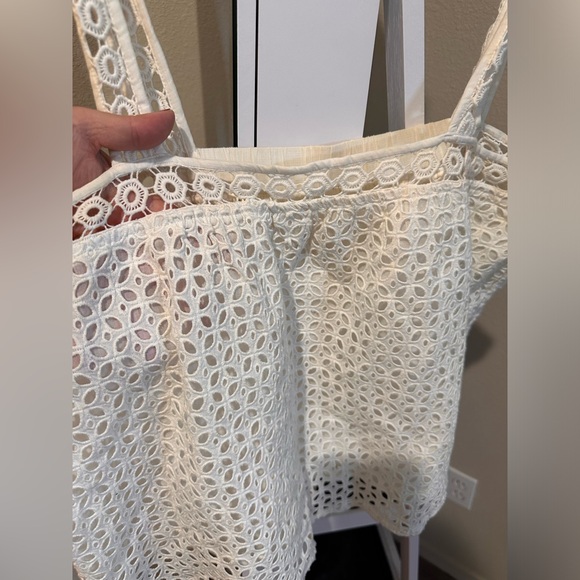 Amazing lace pattern elastic bust sleeveless top - Picture 2 of 5